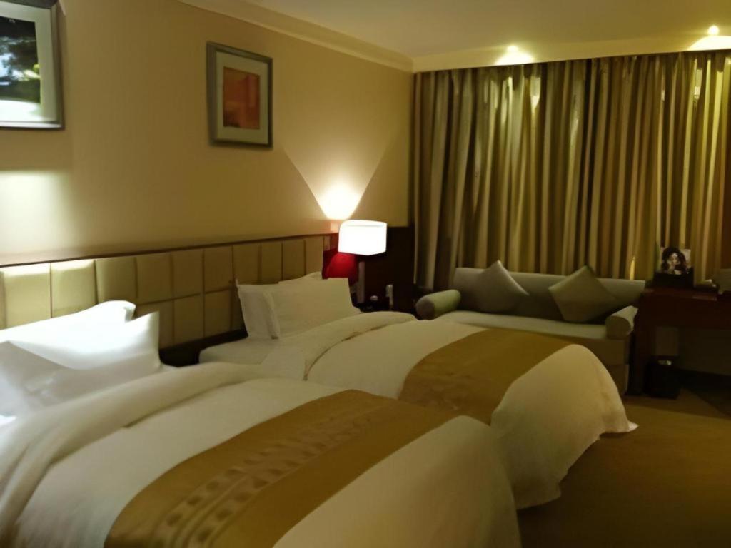 Chengdu Yinsheng International Hotel Supoqiao Exteriör bild
