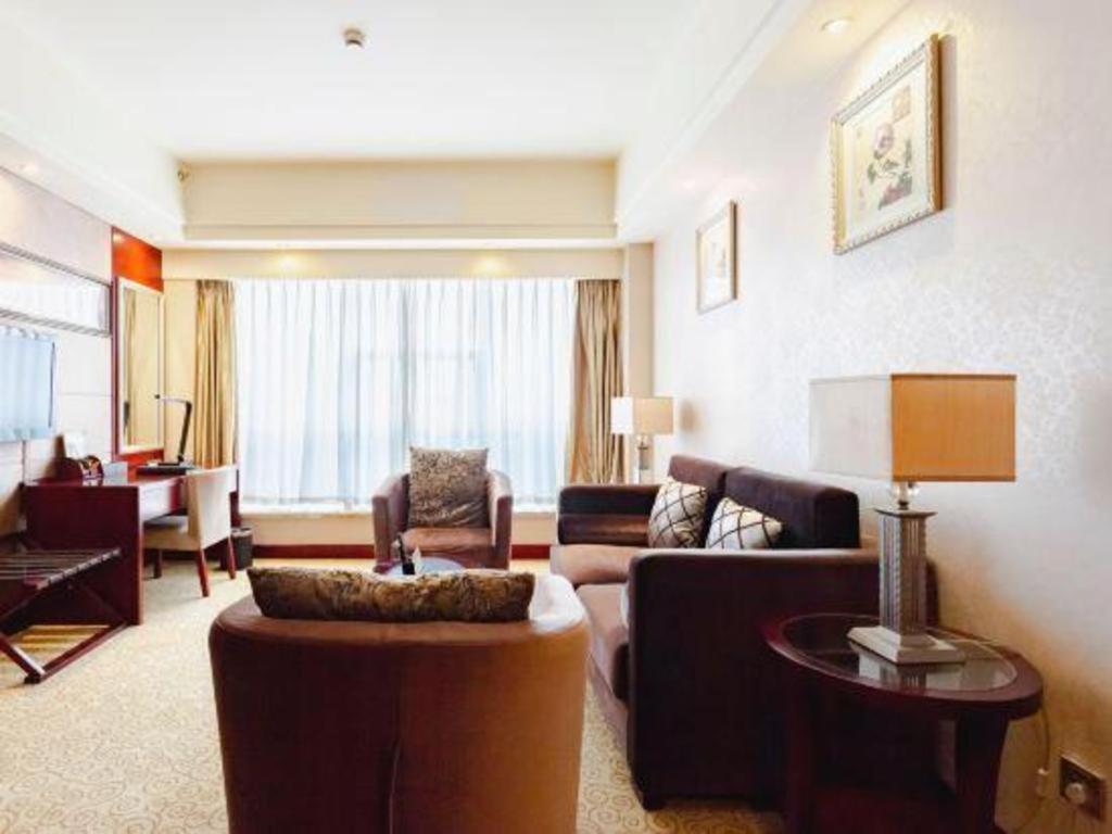 Chengdu Yinsheng International Hotel Supoqiao Exteriör bild